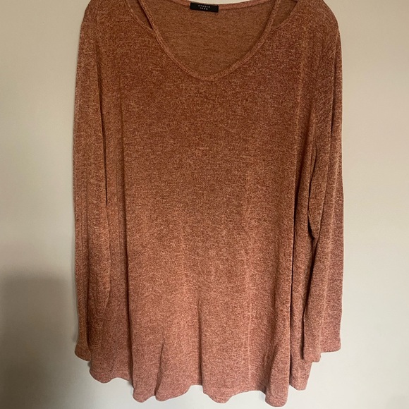 Studio Tops - Women’s orange and white 1886 long sleeve top size 2x